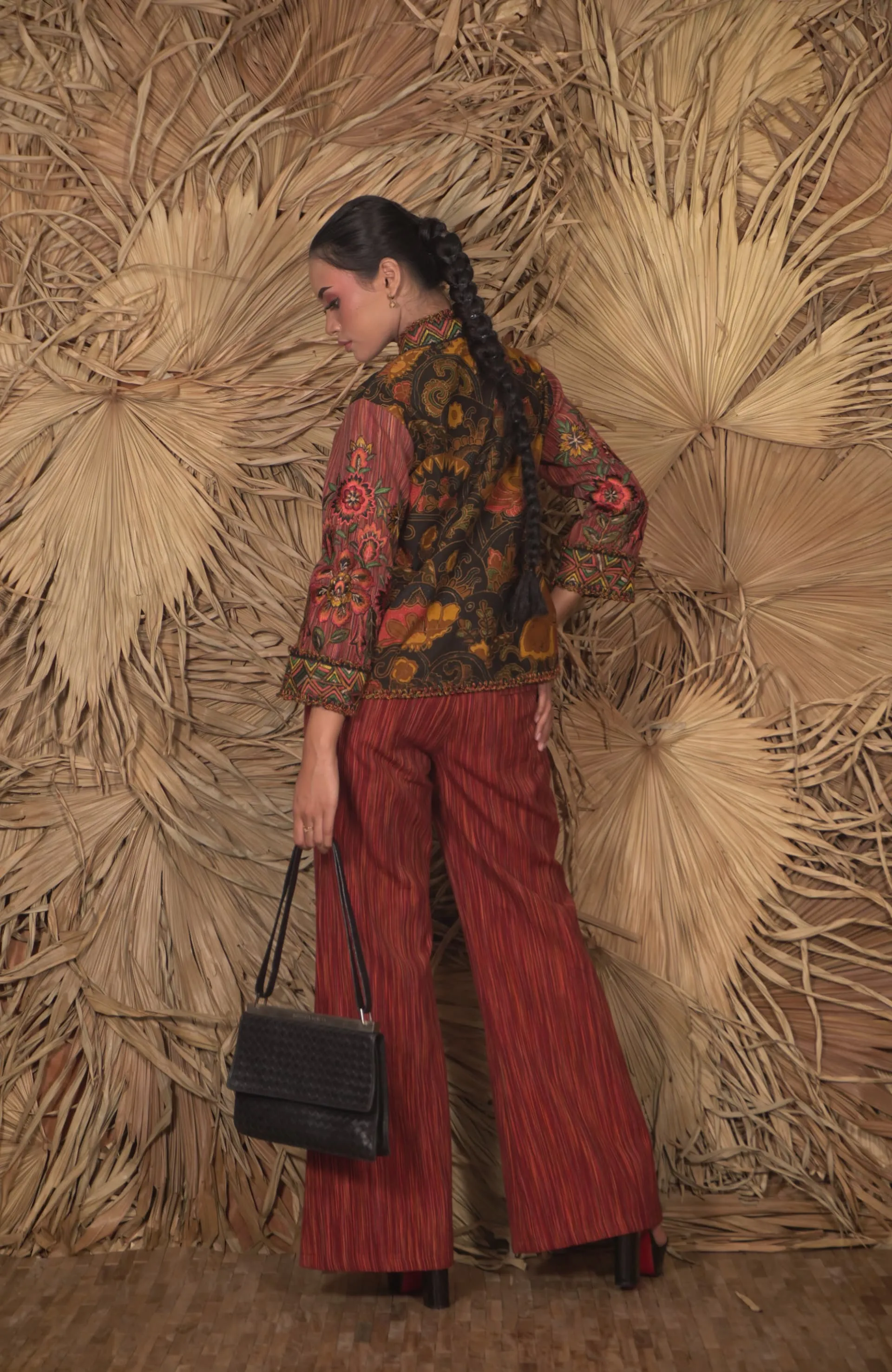 Outer semi Jacket Batik dan Bordir Limited Editions by Batik Sengenge - Image 1