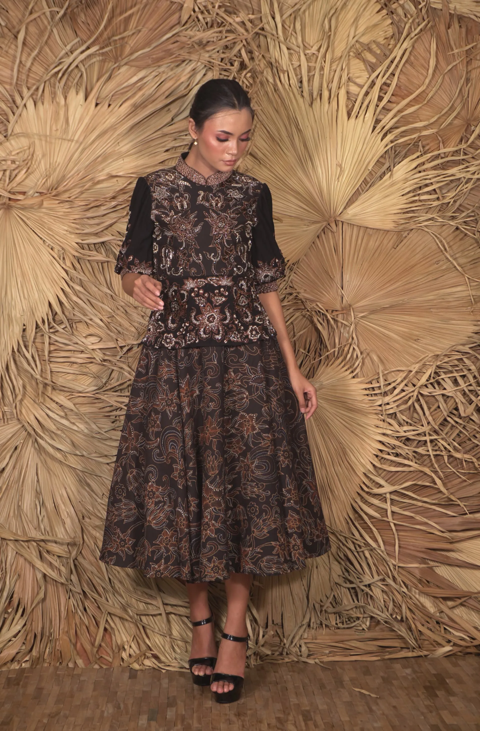 Dress Lengan Pendek Batik dan Bordir Payet Limited Editions by Batik Sengenge - Image 2