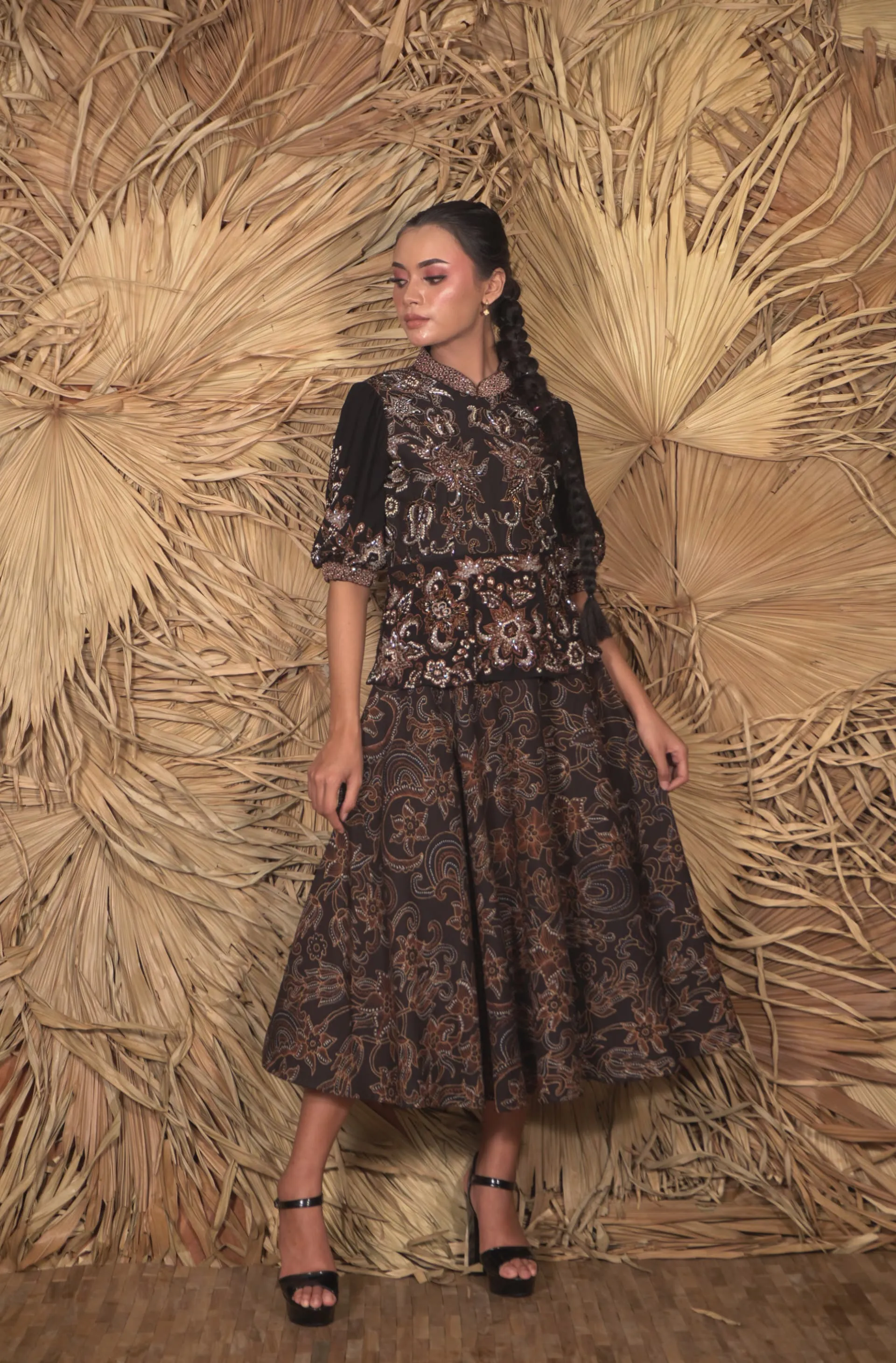 Dress Lengan Pendek Batik dan Bordir Payet Limited Editions by Batik Sengenge - Image 4