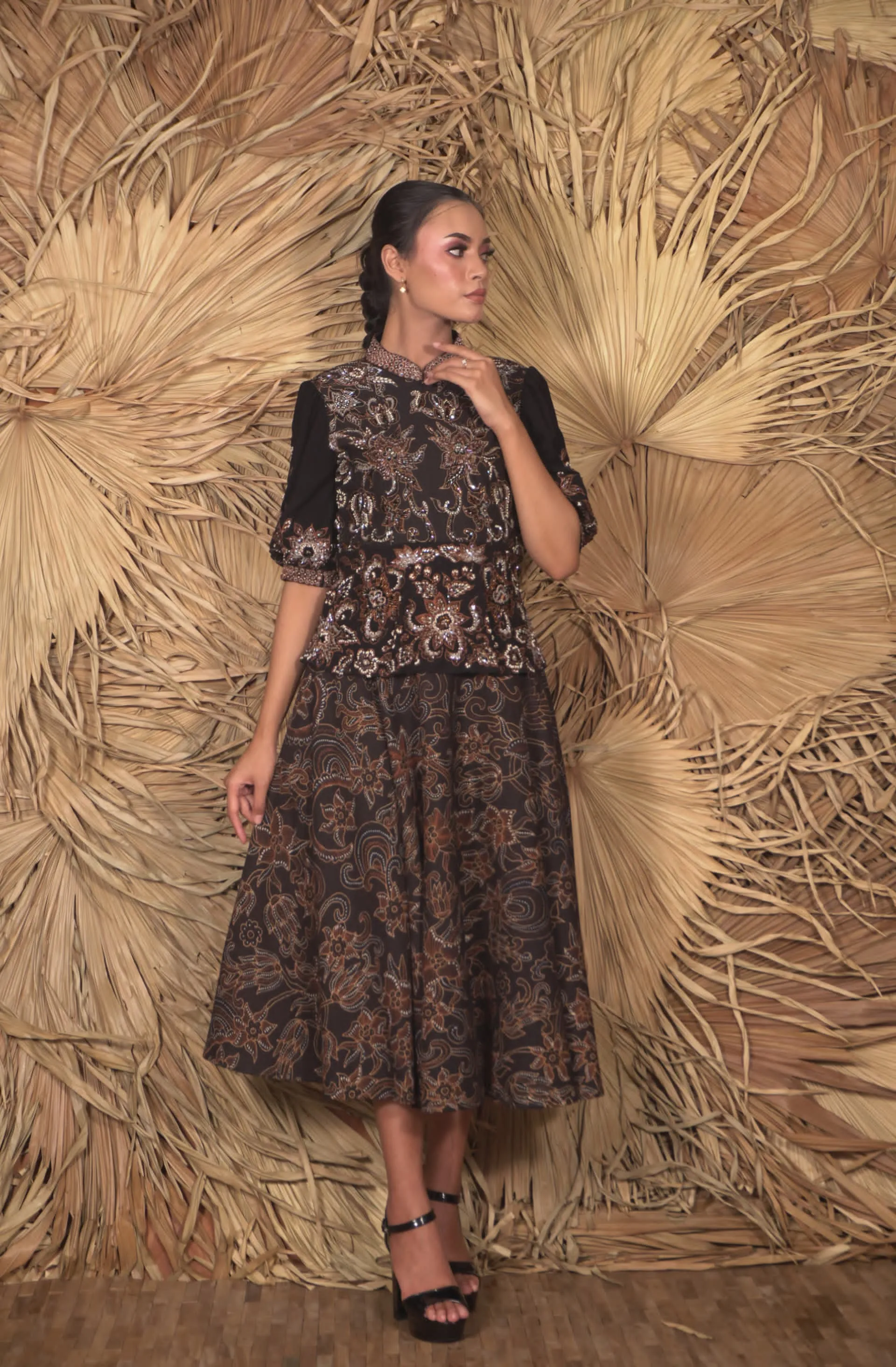 Dress Lengan Pendek Batik dan Bordir Payet Limited Editions by Batik Sengenge - Image 5